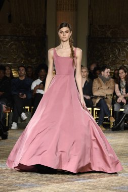 Christian Siriano koleksiyonu