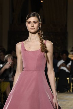 Christian Siriano koleksiyonu