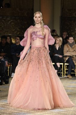 Christian Siriano koleksiyonu