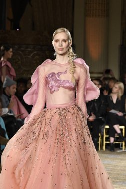 Christian Siriano koleksiyonu