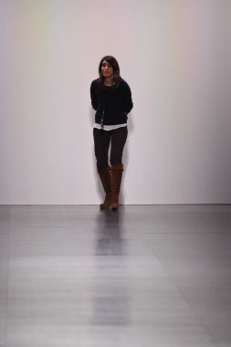  Francesca Liberatore pist yürür