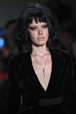 New York moda haftasında Georgine koleksiyonu