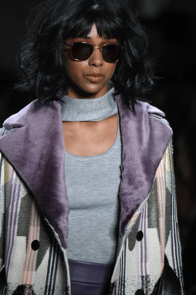 New York moda haftasında Georgine koleksiyonu