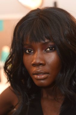 sahne arkasında Georgine koleksiyonu için 