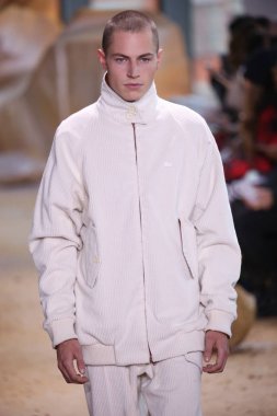 Lacoste defile 