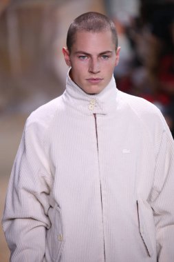 Lacoste defile 