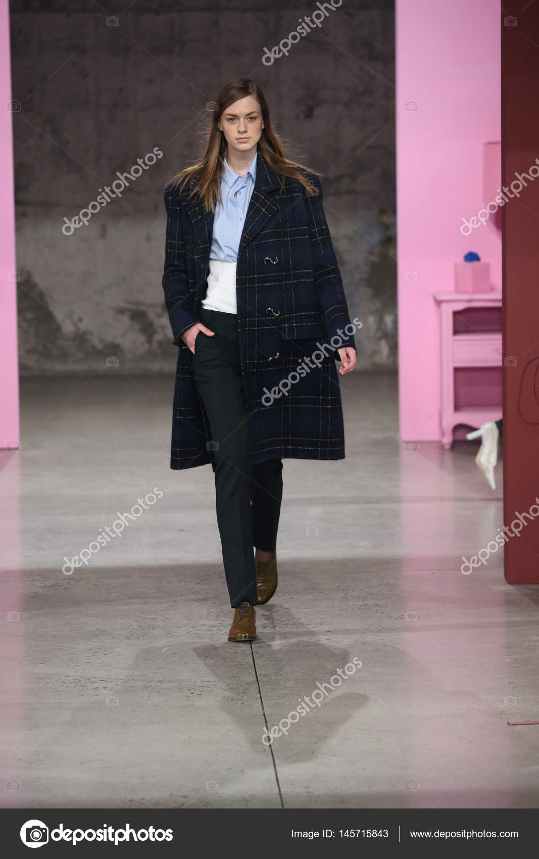 Тибийский Показ Мод – Стоковое Редакционное Фото © Fashionstock.