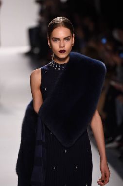  Jonathan Simkhai koleksiyonu