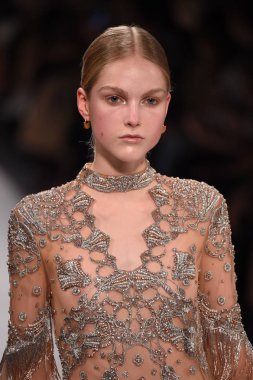  Jonathan Simkhai koleksiyonu