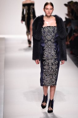  Jonathan Simkhai koleksiyonu