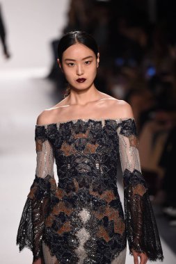  Jonathan Simkhai koleksiyonu