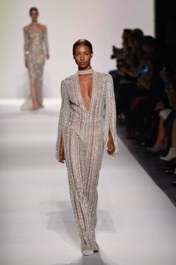  Jonathan Simkhai koleksiyonu