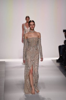  Jonathan Simkhai koleksiyonu