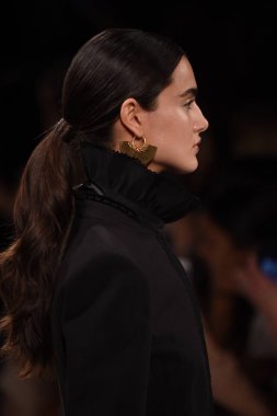  Jonathan Simkhai koleksiyonu 