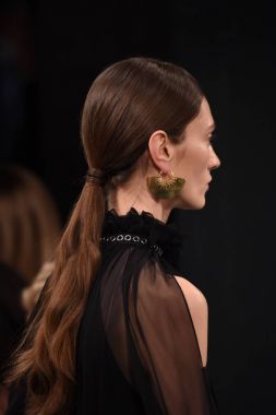  Jonathan Simkhai koleksiyonu 