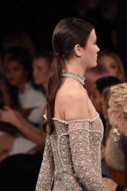  Jonathan Simkhai koleksiyonu 