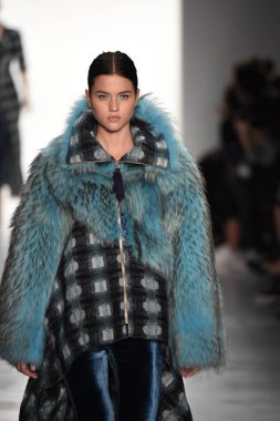  Son Jung Wan koleksiyonu. 