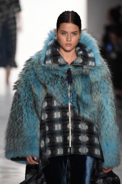  Son Jung Wan koleksiyonu. 