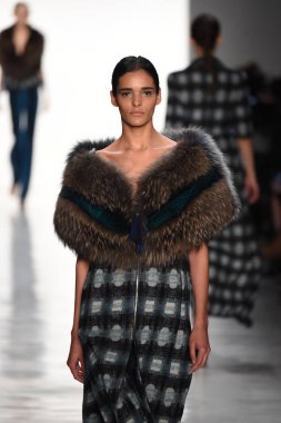  Son Jung Wan koleksiyonu. 