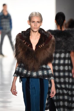  Son Jung Wan koleksiyonu. 