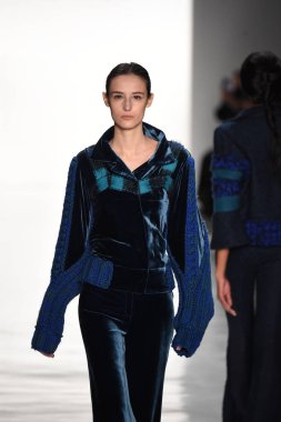  Son Jung Wan koleksiyonu. 