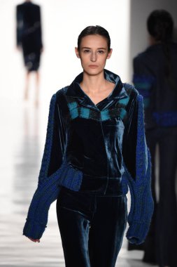  Son Jung Wan koleksiyonu. 