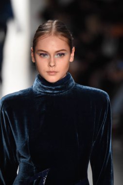  Son Jung Wan koleksiyonu. 