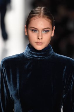  Son Jung Wan koleksiyonu. 