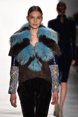  Son Jung Wan koleksiyonu. 