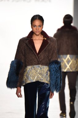  Son Jung Wan koleksiyonu. 