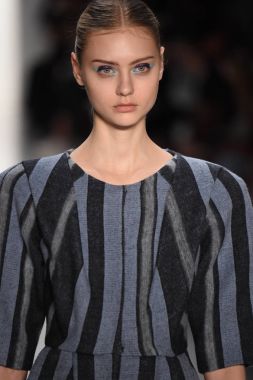  Son Jung Wan koleksiyonu. 