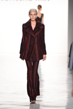  Son Jung Wan koleksiyonu. 