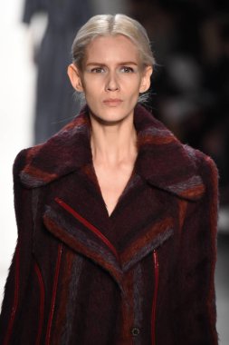  Son Jung Wan koleksiyonu. 