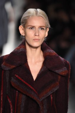  Son Jung Wan koleksiyonu. 