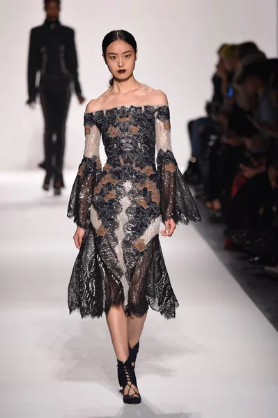  Jonathan Simkhai koleksiyonu