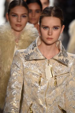 Son Jung Wan koleksiyonu. 