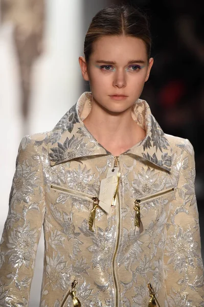 Son Jung Wan koleksiyonu.