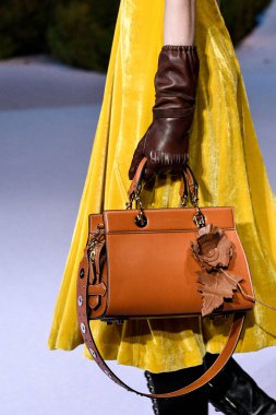 Altuzarra defile