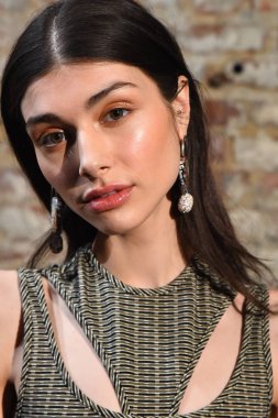  Beaufille sunum defile