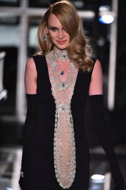  Reem Acra, Tiffany ve Co. 