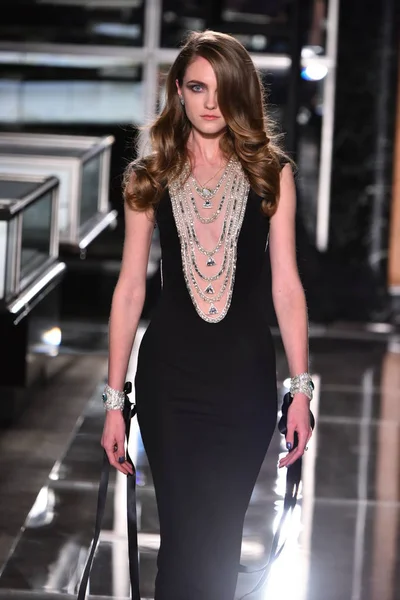 Reem Acra bij Tiffany & Co. — Stockfoto