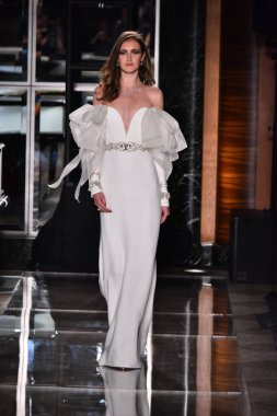 Reem Acra, Tiffany ve Co.
