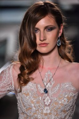 Reem Acra, Tiffany ve Co.