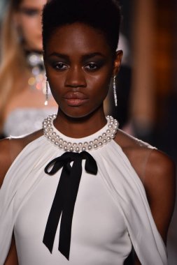 Reem Acra, Tiffany ve Co.
