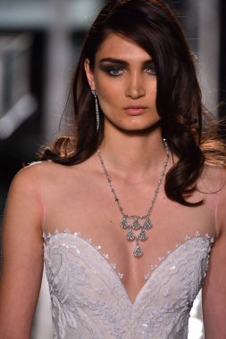 Reem Acra, Tiffany ve Co.