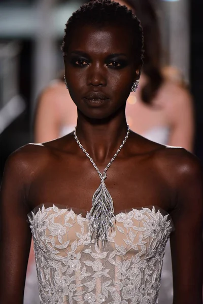 Reem Acra, Tiffany ve Co.