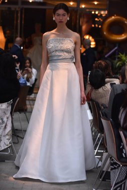 Sachin ve Babi ilkbahar/yaz gelin 2018 gösteri