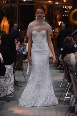 Sachin ve Babi ilkbahar/yaz gelin 2018 gösteri