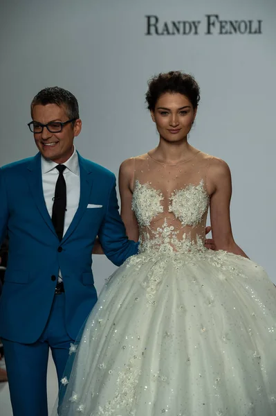 Nueva York Abril Diseñador Randy Fenoli Modelo Caminan Por Pasarela —  Fotos de Stock