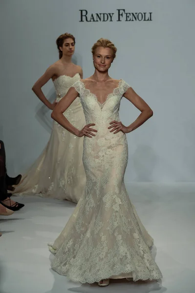 New York Április Modellek Séta Kifutón Finálé Kiállításon Randy Fenoli — Stock Fotó